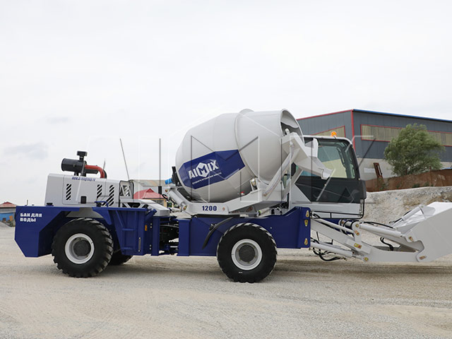 Self Loading Concrete Mixer Truck For Sale